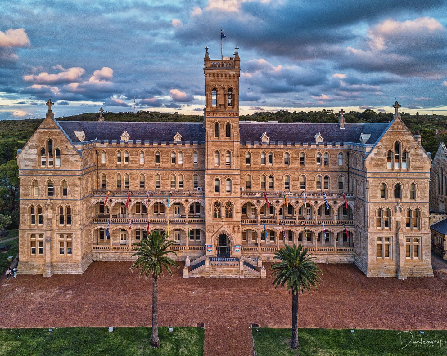 International College of Management Sydney (ICMS) International College of Management Sydney (ICMS)