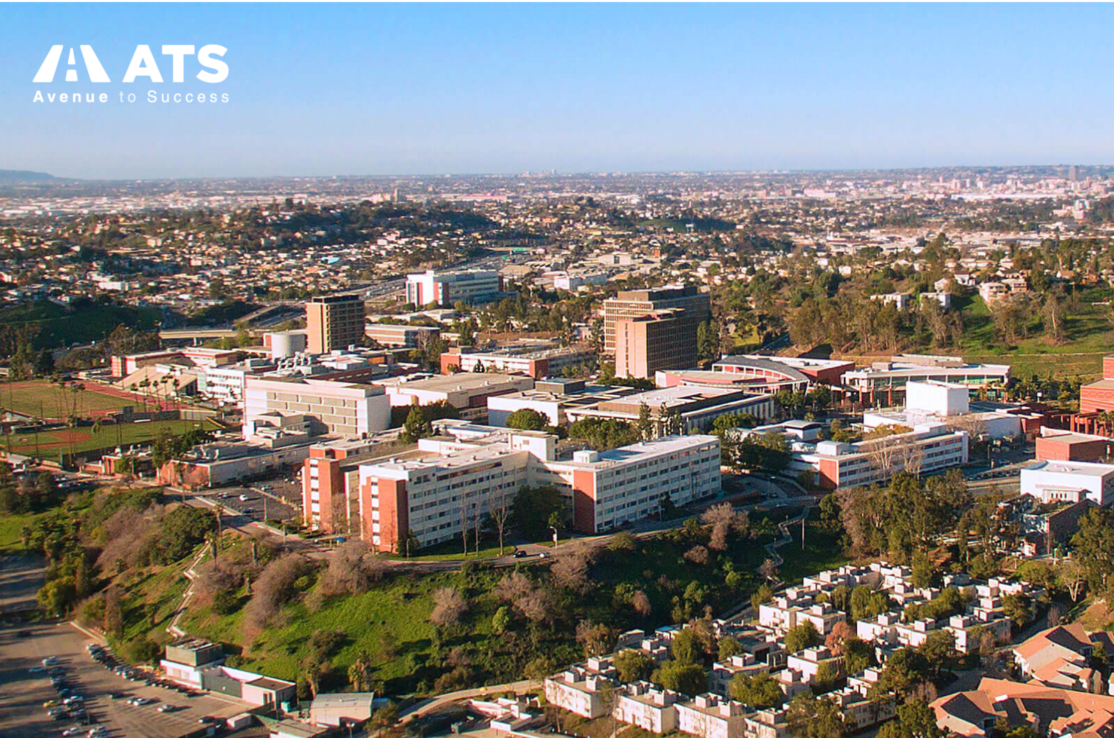 Cal State LA l&agrave; lựa chọn ph&ugrave; hợp về mặt t&agrave;i ch&iacute;nh, với học ph&iacute; chỉ khoảng 18.000&ndash;20.000 USD/năm cho sinh vi&ecirc;n quốc tế.