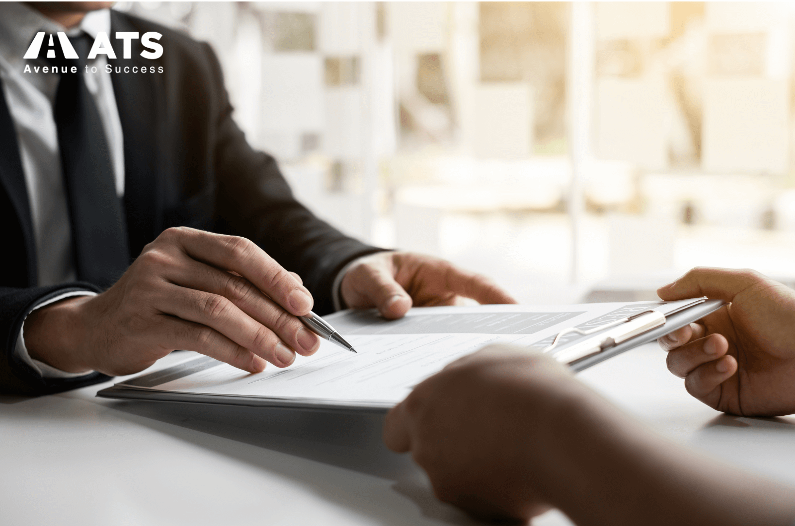 Nộp hồ sơ sớm không chỉ tăng cơ hội trúng tuyển và học bổng mà còn cho bạn đủ thời gian chuẩn bị visa, đặt vé máy bay, sắp xếp chỗ ở Nộp hồ sơ sớm không chỉ tăng cơ hội trúng tuyển và học bổng mà còn cho bạn đủ thời gian chuẩn bị visa, đặt vé máy bay, sắp xếp chỗ ở