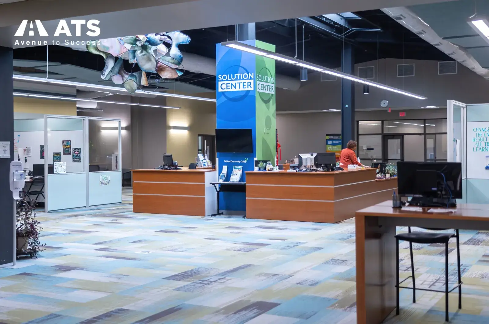 Trong trường hợp c&oacute; vấn đề nghi&ecirc;m trọng, phụ huynh sẽ được li&ecirc;n hệ trực tiếp qua điện thoại