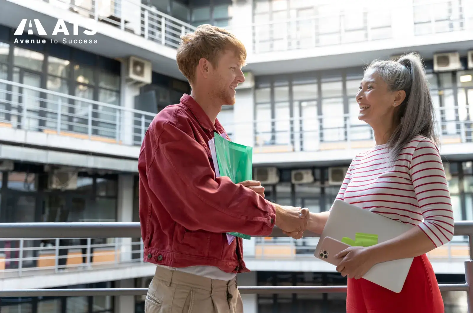 Chương tr&igrave;nh trao đổi F-1 cho ph&eacute;p học sinh quốc tế theo học tại c&aacute;c trường cấp 3 ở Mỹ trong thời gian một năm học