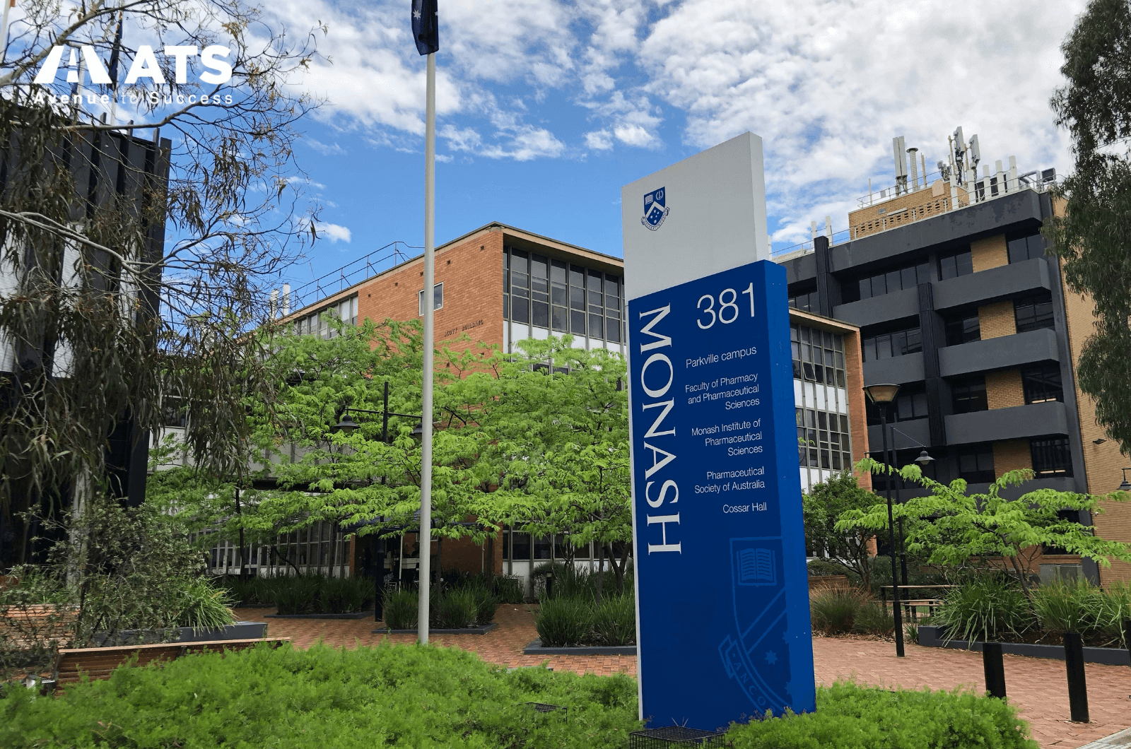 Monash nổi tiếng với các chuyên ngành kết hợp các chương trình học độc đáo và tỷ lệ việc làm cho sinh viên sau tốt nghiệp thuộc top đầu tại Úc