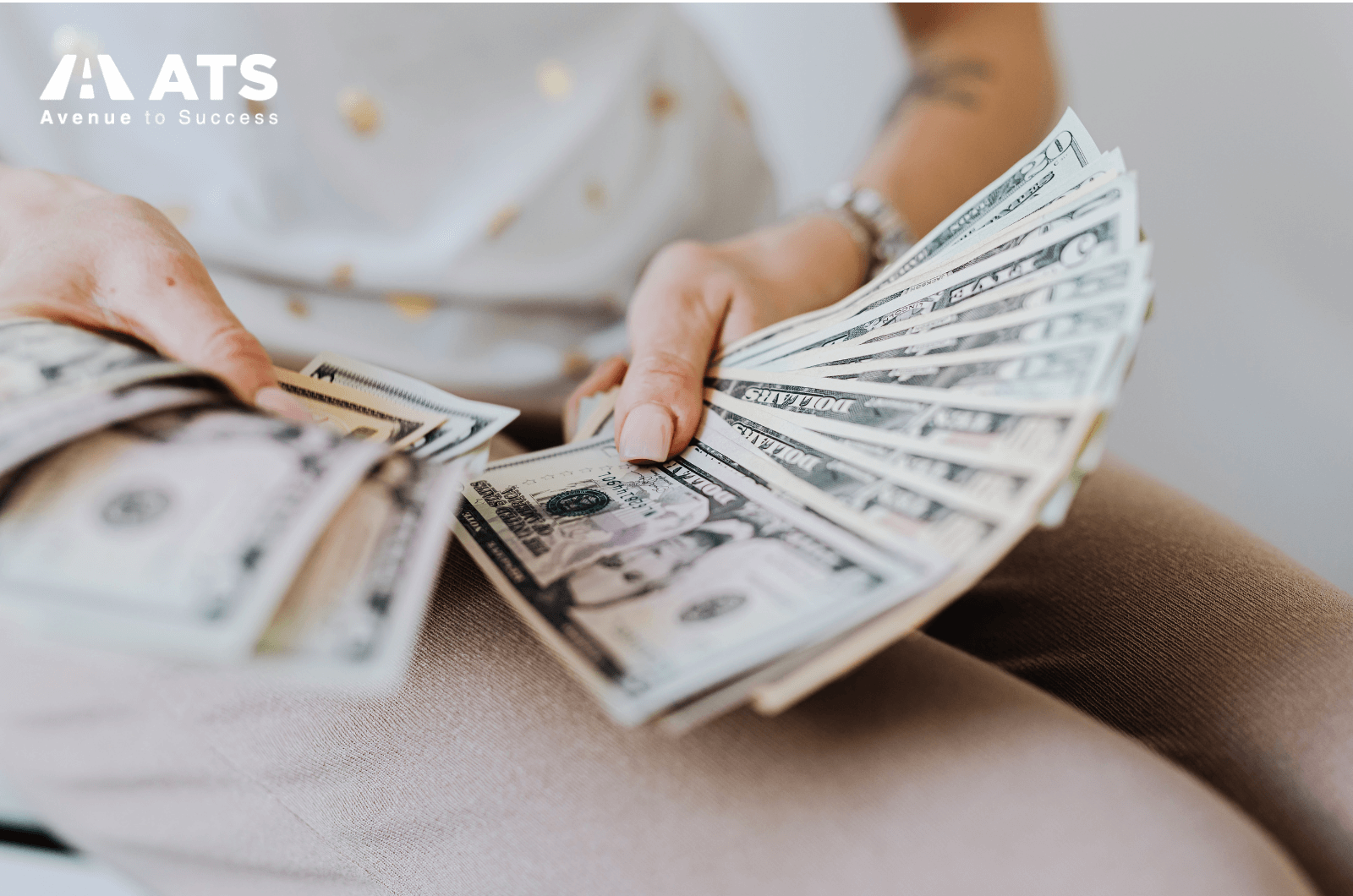 Chi phí du học Mỹ sau đại học bao gồm học phí, sinh hoạt phí, bảo hiểm sức khỏe và các khoản chi phí bắt buộc trước khi lên đường Chi phí du học Mỹ sau đại học bao gồm học phí, sinh hoạt phí, bảo hiểm sức khỏe và các khoản chi phí bắt buộc trước khi lên đường