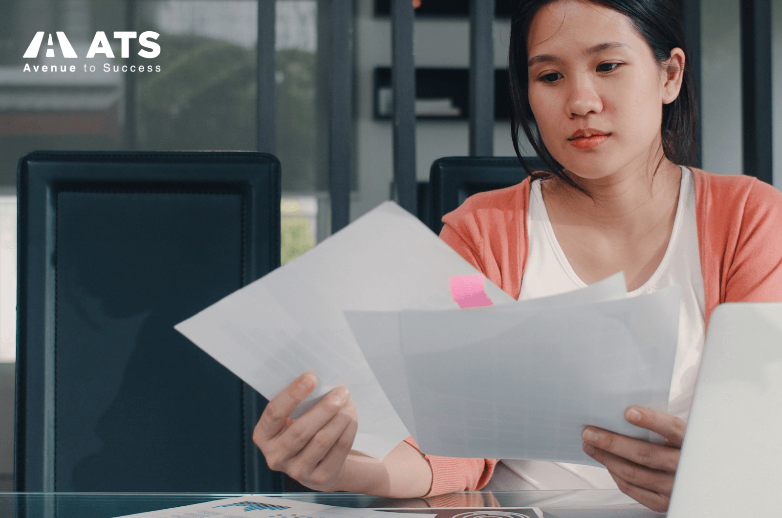 Trước khi khởi hành cần rà soát lại tất cả giấy tờ một lần nữa cho chắc chắn Trước khi khởi hành cần rà soát lại tất cả giấy tờ một lần nữa cho chắc chắn