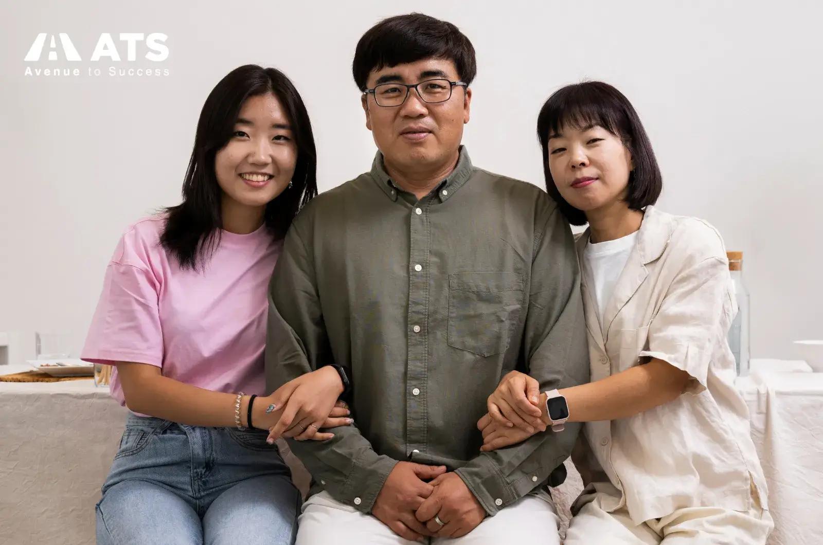 Theo quy định, học sinh dưới 18 tuổi bắt buộc phải c&oacute; người gi&aacute;m hộ hợp ph&aacute;p tại Mỹ trong suốt thời gian học tập