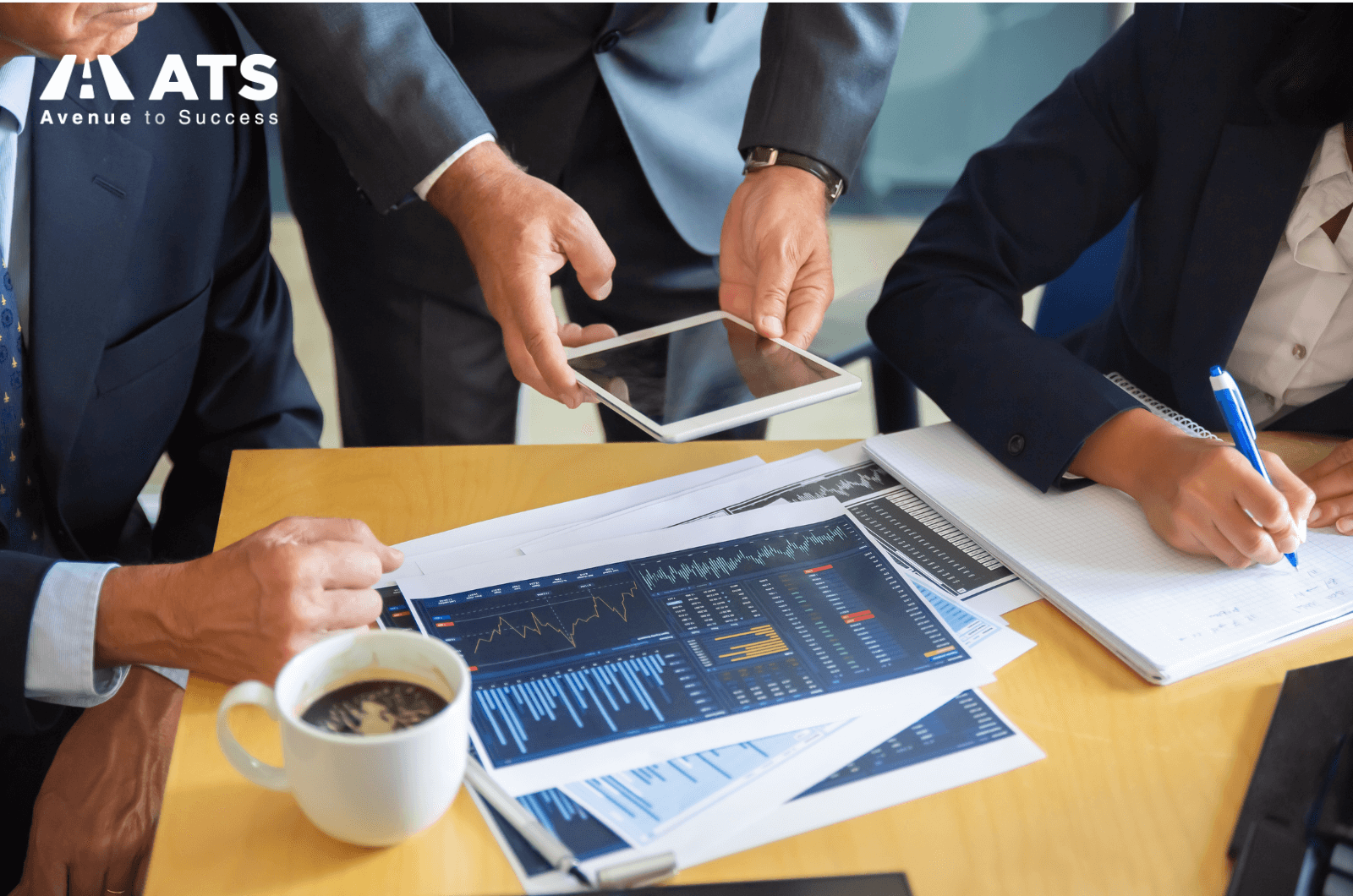 Trong giai đoạn ở lại l&agrave;m việc, bạn c&oacute; cơ hội ứng tuyển v&agrave;o nhiều nh&oacute;m doanh nghiệp như Big 4, ng&acirc;n h&agrave;ng, c&ocirc;ng ty tư vấn v&agrave; c&ocirc;ng nghệ