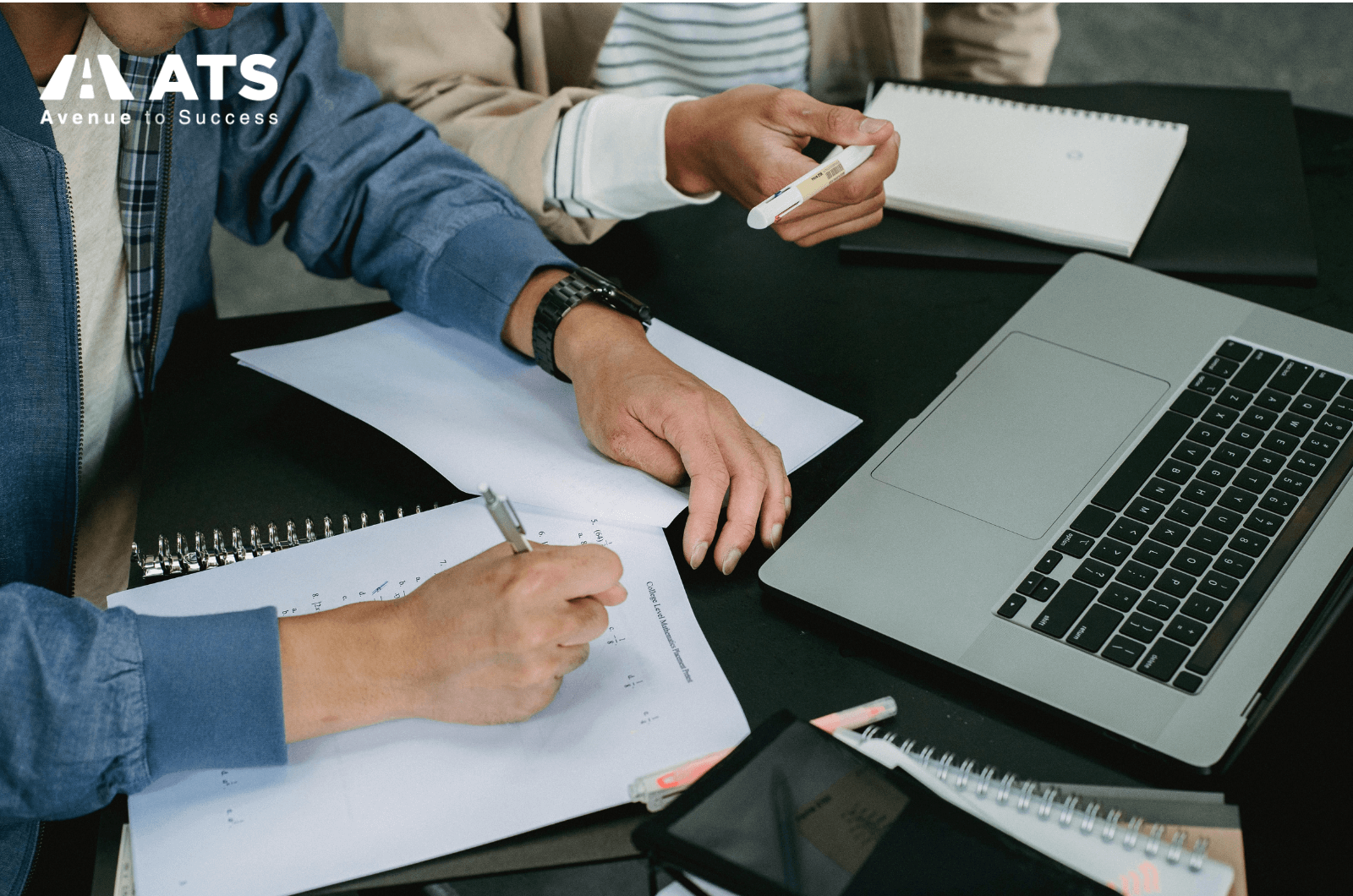 Chuẩn bị hồ sơ với những kinh nghiệm thực tế và lời giới thiệu từ đơn vị công tác có thể giúp bạn có ưu thế hơn khi săn học bổng thạc sĩ Úc