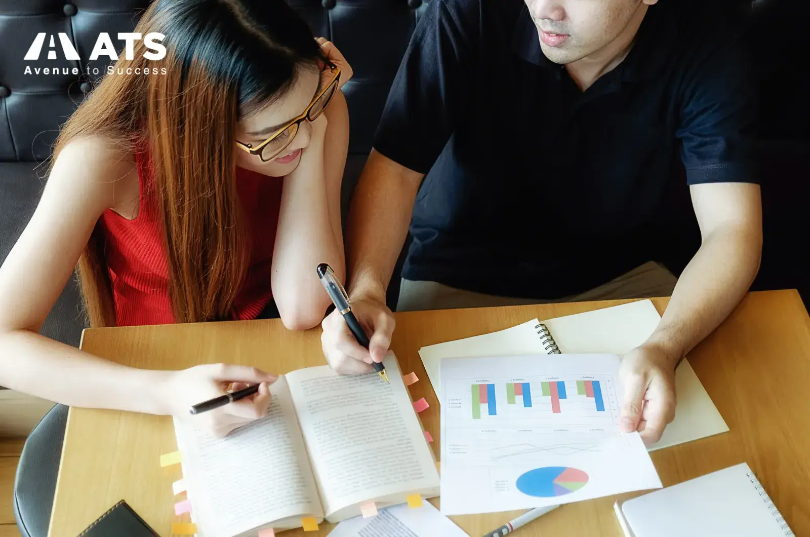 Trung b&igrave;nh, sinh vi&ecirc;n quốc tế n&ecirc;n dự tr&ugrave; khoảng 1,000&ndash;2,500 USD mỗi năm cho bảo hiểm y tế