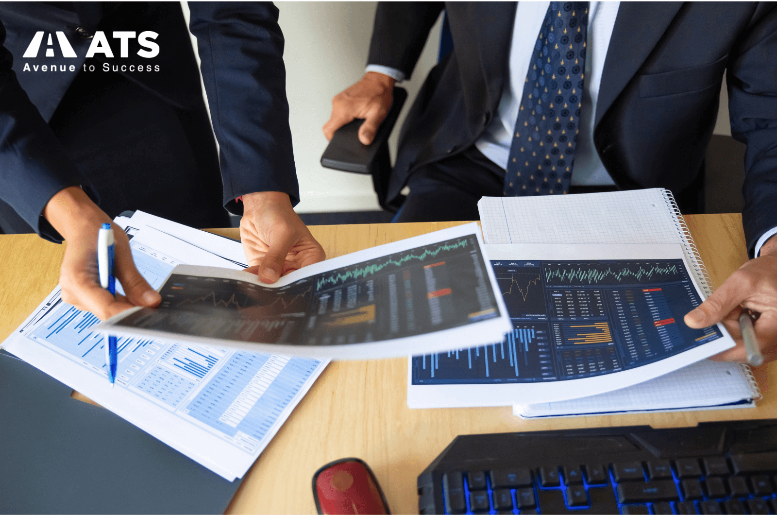 Một lộ tr&igrave;nh thường gặp l&agrave;: giai đoạn học MBA tập trung x&acirc;y network v&agrave; định h&igrave;nh mục ti&ecirc;u, sau đ&oacute; l&agrave;m việc to&agrave;n thời gian trong thời gian visa sau tốt nghiệp để t&iacute;ch lũy kinh nghiệm v&agrave; ho&agrave;n thiện hồ sơ