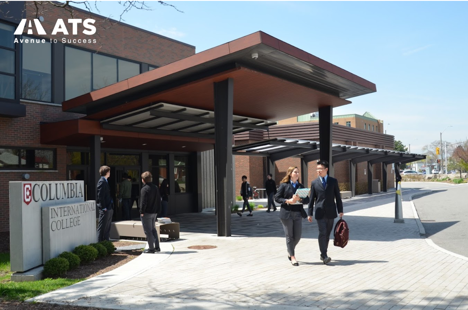 L&agrave; một trong c&aacute;c trường Trung học phổ th&ocirc;ng nội tr&uacute; lớn nhất tại Canada, CIC thu h&uacute;t rất nhiều học sinh quốc tế