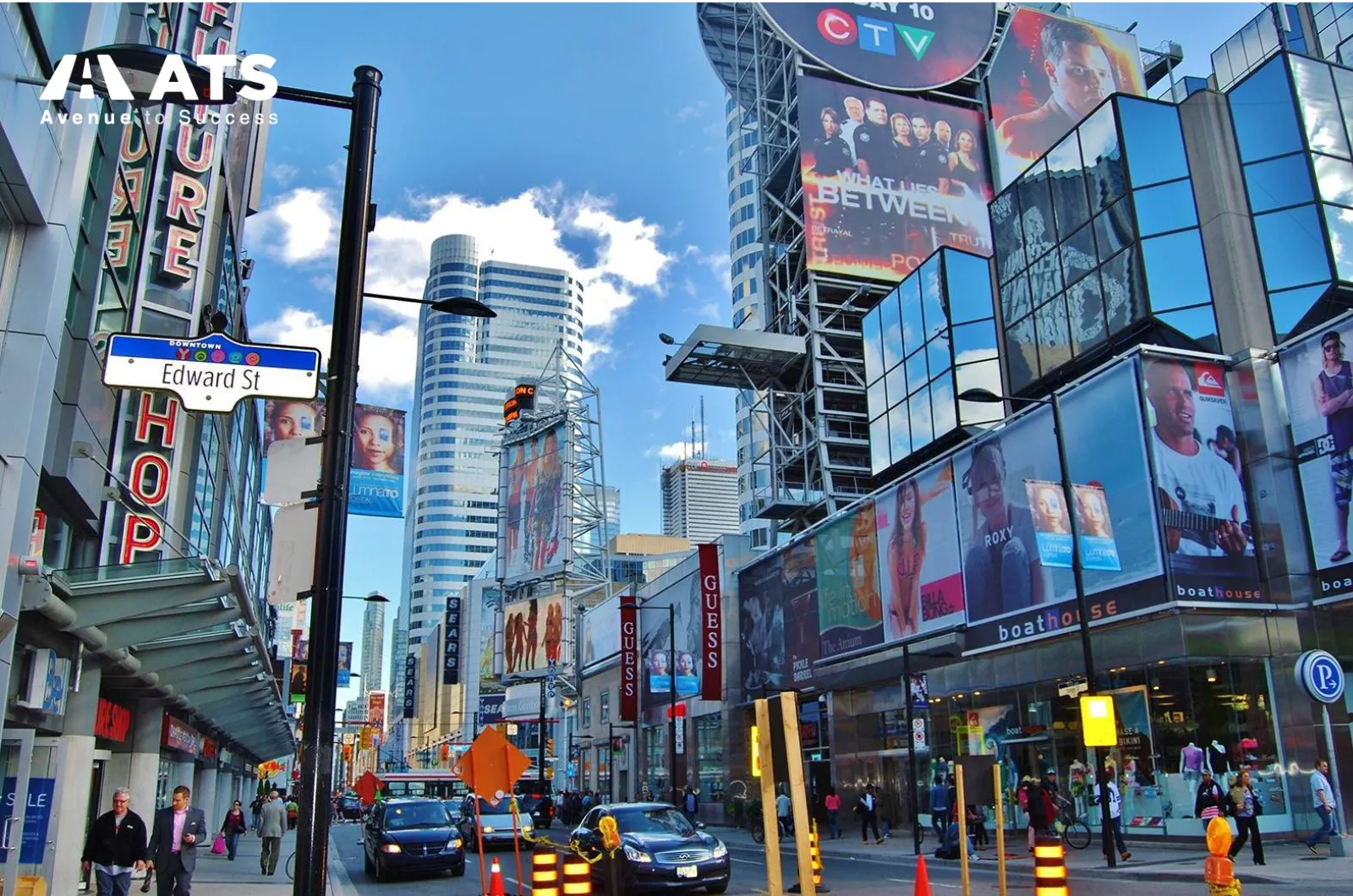 Ontario l&agrave; trung t&acirc;m gi&aacute;o dục lớn nhất Canada với hơn 20 trường đại học c&ocirc;ng lập