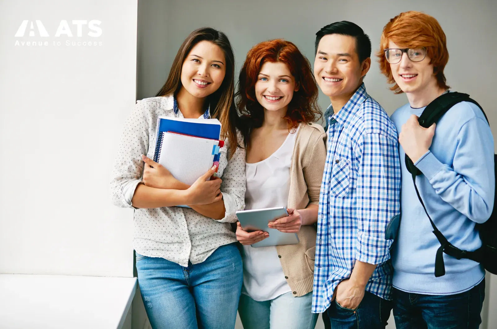 Trước khi l&ecirc;n đường, nhiều học sinh thường bối rối kh&ocirc;ng biết cần chuẩn bị g&igrave; khi đi du học Canada để vừa đủ hồ sơ, vừa kh&ocirc;ng qu&ecirc;n những việc quan trọng trước ng&agrave;y bay