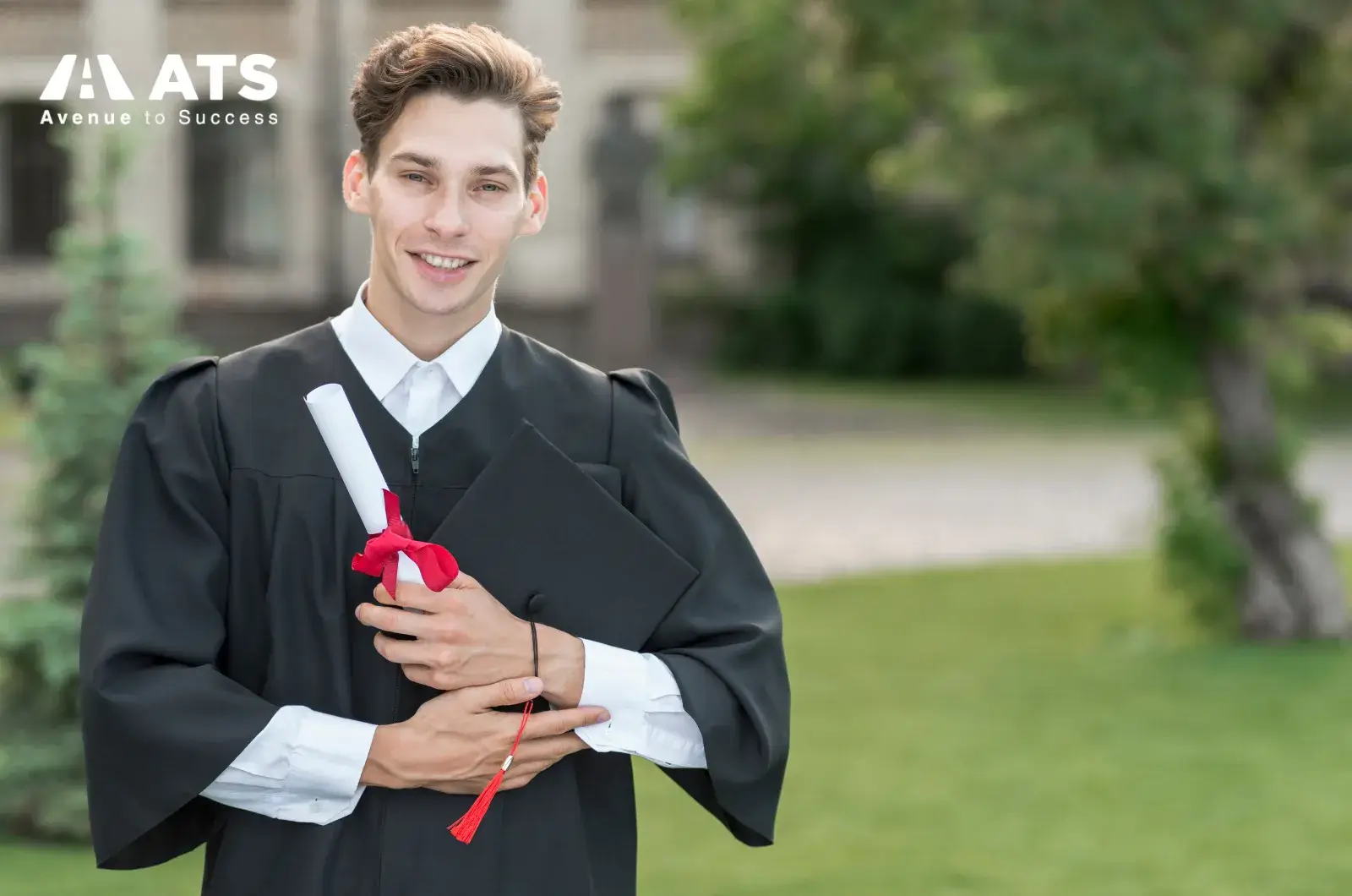 Sau khi tốt nghiệp, sinh viên luật tại Mỹ có thể tham gia chương trình Optional Practical Training (OPT), cho phép làm việc từ 12 đến 36 tháng tùy chương trình và điều kiện Sau khi tốt nghiệp, sinh viên luật tại Mỹ có thể tham gia chương trình Optional Practical Training (OPT), cho phép làm việc từ 12 đến 36 tháng tùy chương trình và điều kiện