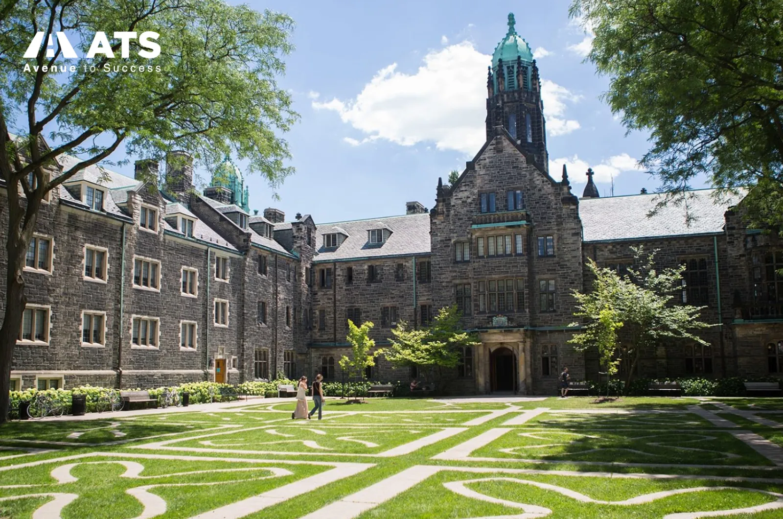 University of Toronto l&agrave; trường đại học số 1 Canada v&agrave; thường xuy&ecirc;n nằm trong top 30 thế giới.