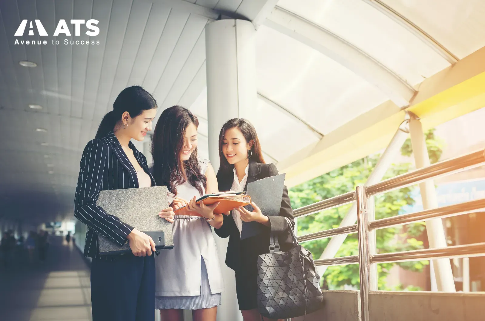 Kh&ocirc;ng chỉ nổi bật với hệ thống đại học v&agrave; cao đẳng chất lượng, Canada c&ograve;n c&oacute; nhiều lộ tr&igrave;nh linh hoạt ph&ugrave; hợp với học sinh vừa ho&agrave;n th&agrave;nh chương tr&igrave;nh THPT tại Việt Nam