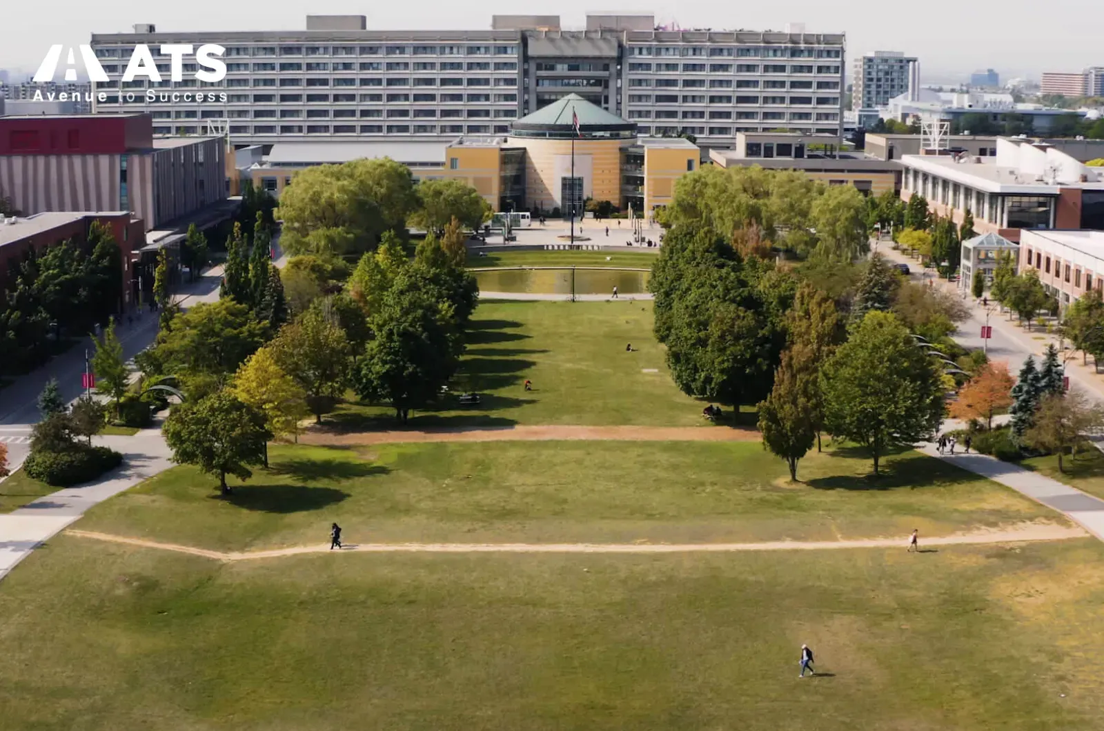 York nổi tiếng với Schulich School of Business &ndash; một trong những business school mạnh tại Canada.