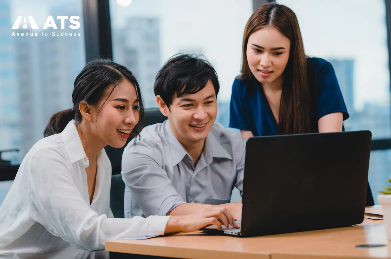 Sau khi ho&agrave;n th&agrave;nh chương tr&igrave;nh học đủ điều kiện, sinh vi&ecirc;n quốc tế tại Manitoba c&oacute; thể ở lại l&agrave;m việc th&ocirc;ng qua PGWP