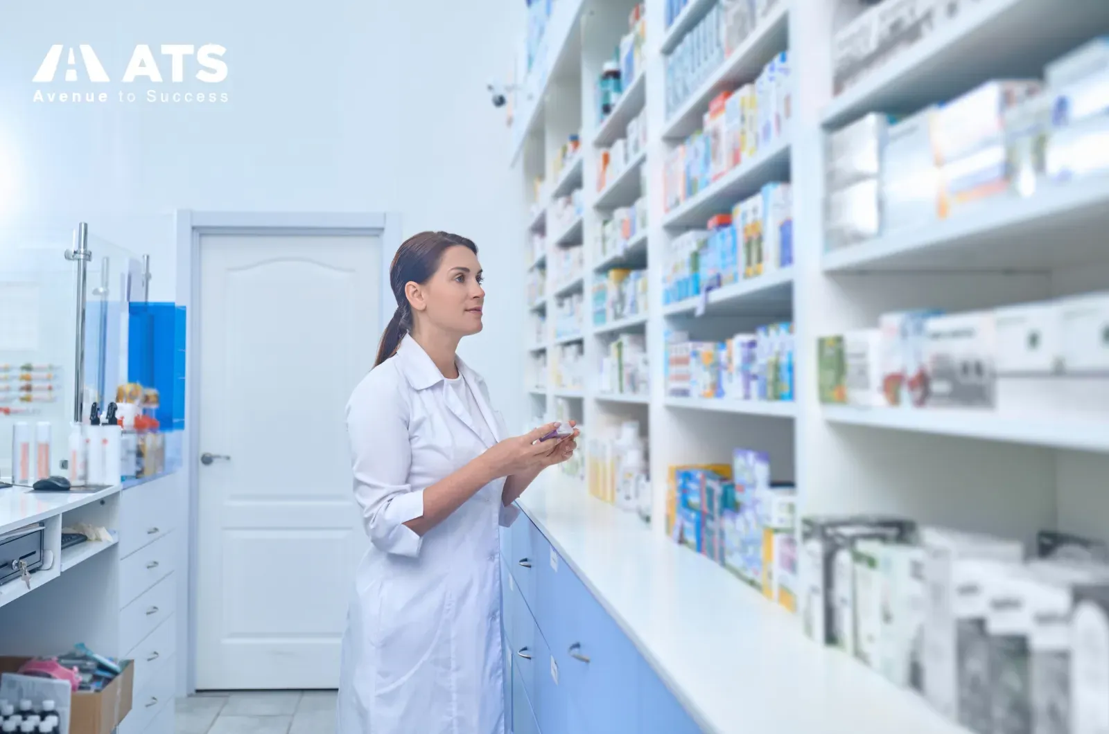 Dược học l&agrave; ng&agrave;nh đ&ograve;i hỏi t&iacute;nh ch&iacute;nh x&aacute;c, khả năng ph&acirc;n t&iacute;ch v&agrave; tinh thần học tập li&ecirc;n tục.