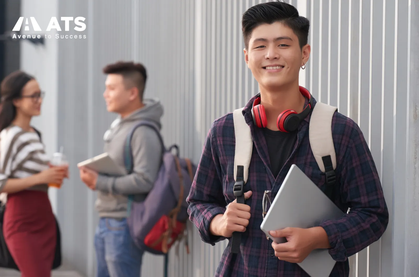 Sau khi tốt nghiệp, sinh vi&ecirc;n quốc tế c&oacute; thể ở lại l&agrave;m việc th&ocirc;ng qua PGWP