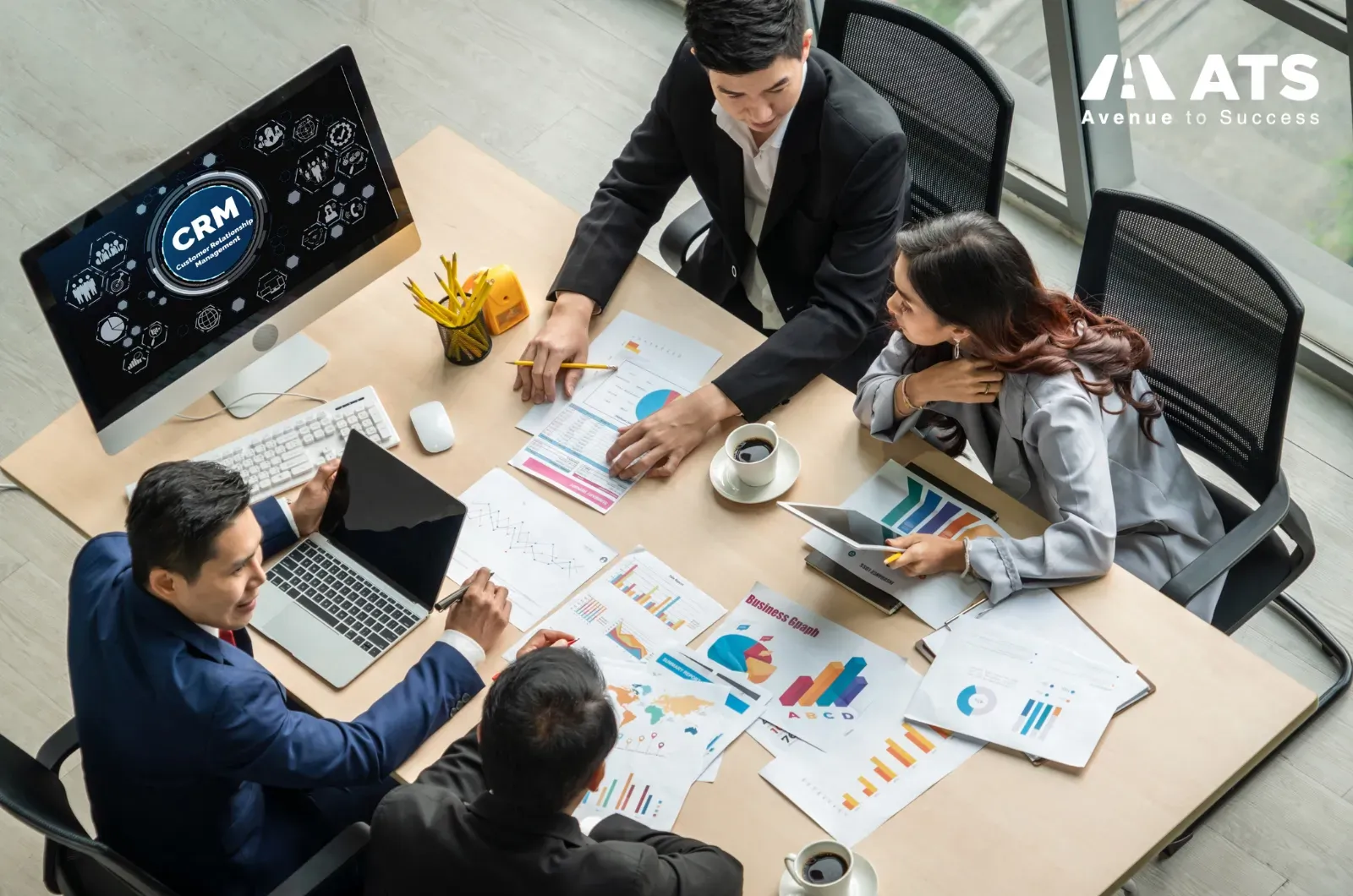 Ngo&agrave;i chuy&ecirc;n m&ocirc;n, networking v&agrave; khả năng th&iacute;ch nghi với m&ocirc;i trường doanh nghiệp cũng rất quan trọng.