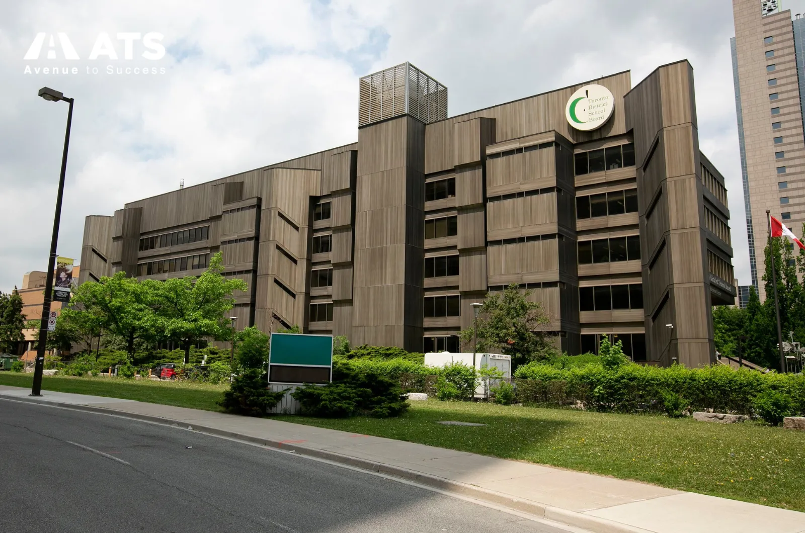 Trường c&ocirc;ng lập l&agrave; lựa chọn phổ biến nhất nhờ chi ph&iacute; hợp l&yacute;, chất lượng ổn định v&agrave; nhiều school board uy t&iacute;n