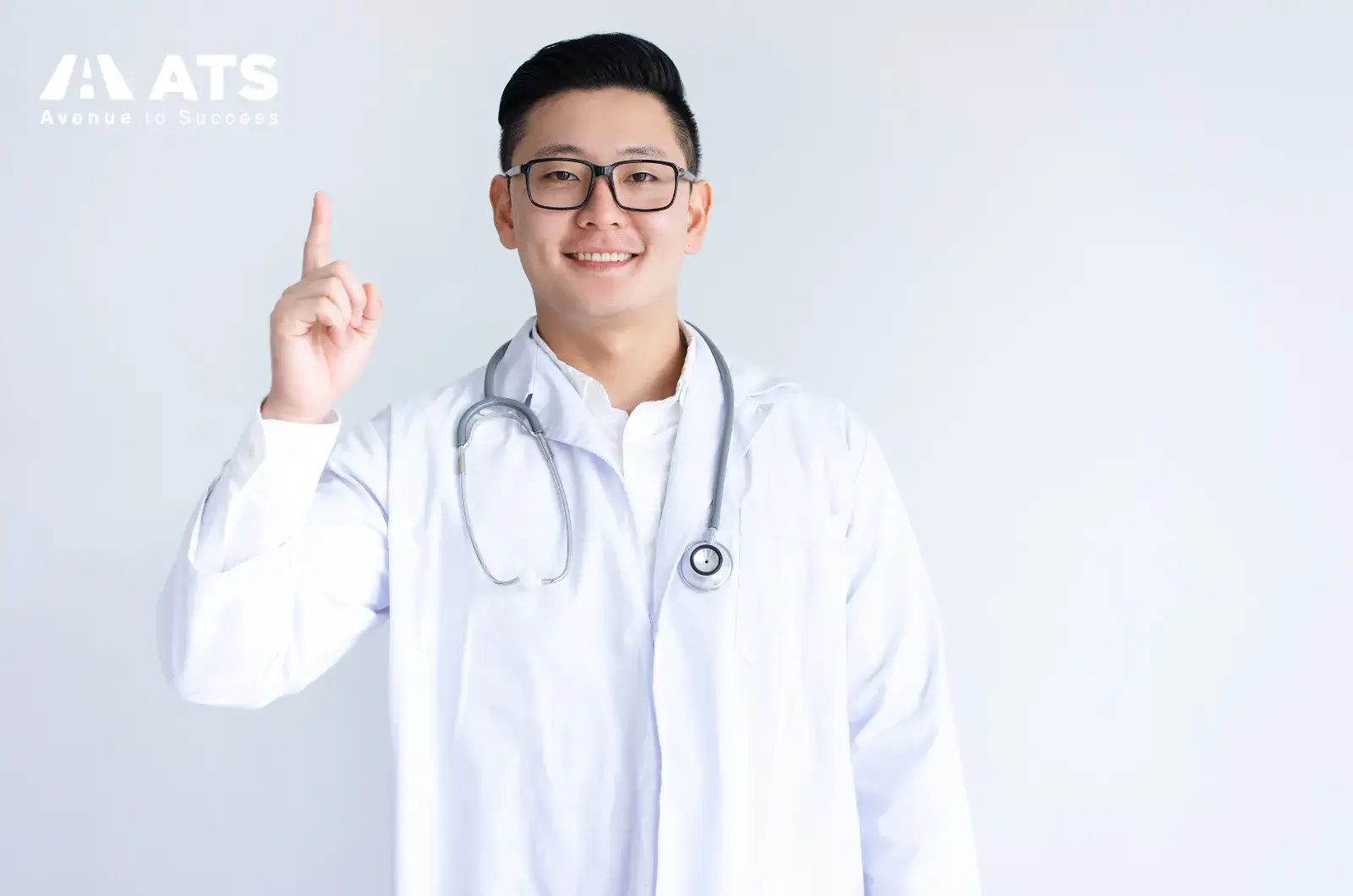 V&igrave; li&ecirc;n quan trực tiếp đến sức khỏe v&agrave; an to&agrave;n của bệnh nh&acirc;n, ng&agrave;nh Y c&oacute; y&ecirc;u cầu rất cao về th&aacute;i độ học tập, đạo đức, tr&aacute;ch nhiệm v&agrave; khả năng chịu &aacute;p lực.