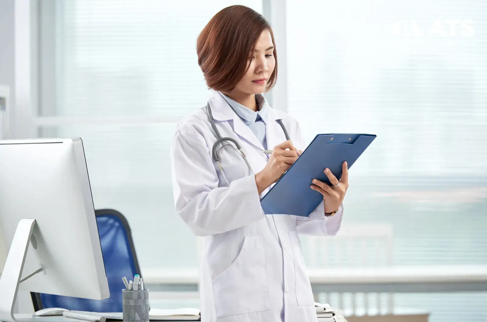 Nếu học sinh muốn trở về Việt Nam hoặc l&agrave;m việc ở quốc gia kh&aacute;c sau khi tốt nghiệp, cần kiểm tra th&ecirc;m quy định c&ocirc;ng nhận bằng cấp v&agrave; điều kiện h&agrave;nh nghề tại quốc gia đ&oacute;.