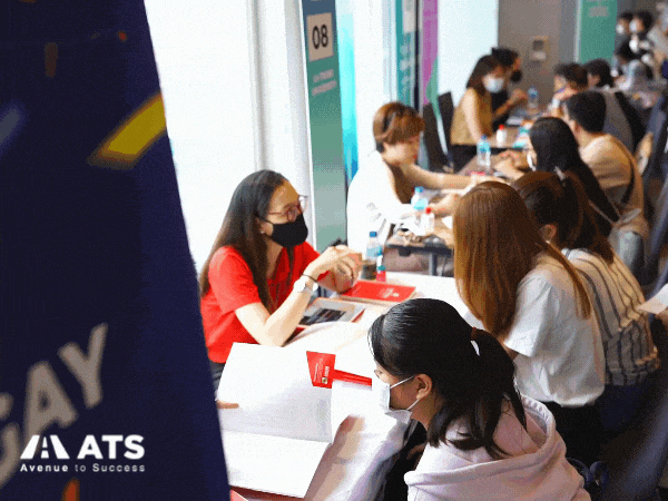 Nên hỏi gì đại diện trường?