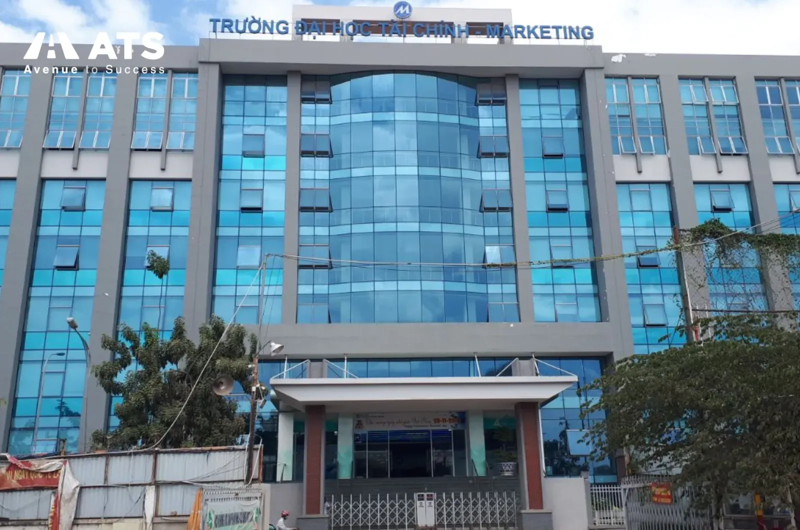 Trường Đại học T&agrave;i ch&iacute;nh - Marketing l&agrave; một trong những lựa chọn đ&aacute;ng ch&uacute; &yacute; khi t&igrave;m c&aacute;c trường đại học li&ecirc;n kết với Canada theo hướng chuyển tiếp du học