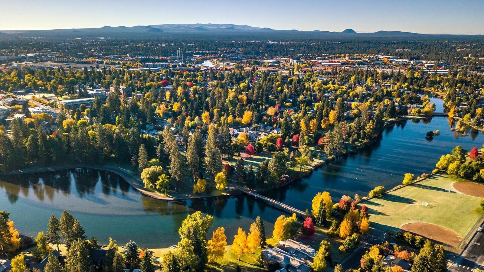 usa-oregon-bend-deschutes-river